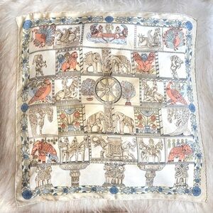 HERMÈS 100% Silk Scarf Carre 45 Toran Tower Gate
Elephant Light Grey Silk